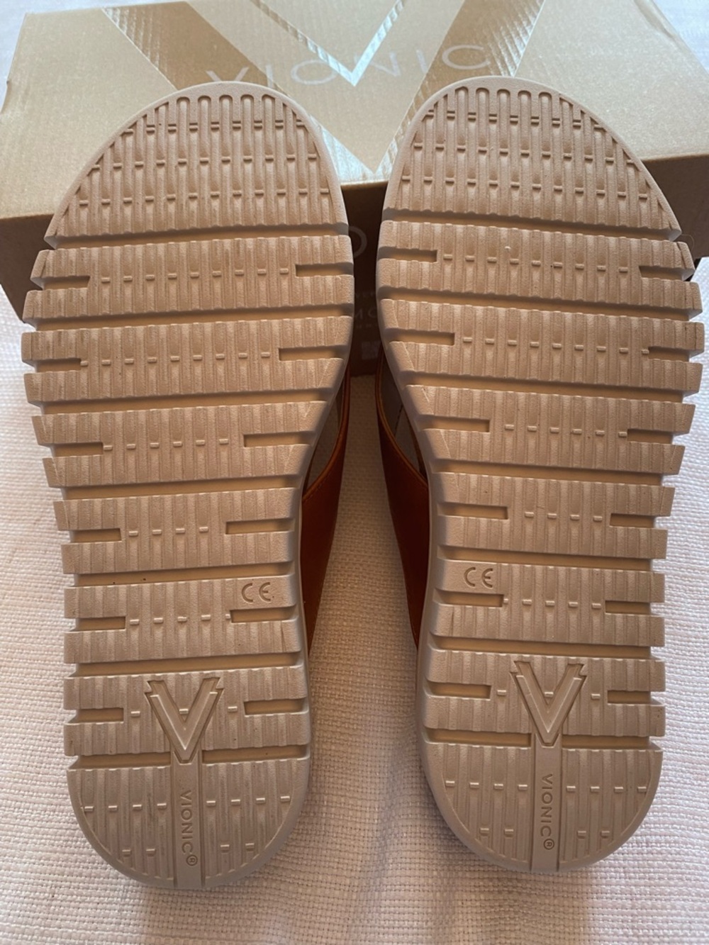 Vionic Uptown Marin Womens Platform Thong Orthopedic Sandal Tan Leather NIB 7.5M - Picture 4 of 11